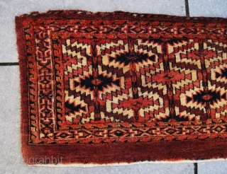 Rare Yomut torba with Asmalyk design in very good condition. Natural colors and high pile. Some small old moth bites (low pile) and some wear to uppercorner  (secured ). Professionally cleaned.  ...