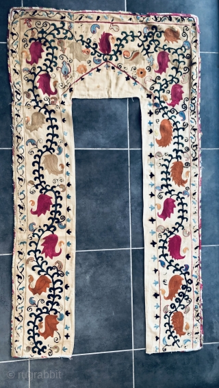 Beautiful early 19th century Uzbek mihrab Suzani. Excellent chain stitches and natural dye colours. The size is 80cm by 160cm. Reasonable price.           