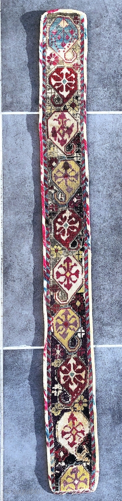 Beautiful early 19th century Uzbek Sharisabz region Belt. Excellent natural colours and cross stitches. spectacular block print backing. The size is 95cm by 15cm  Offered reasonable price.     