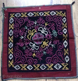 Beautiful Antique Kirghiz embroidery Ayno khalta (Mirror cover). Excellent chain stitches on velvet and natural colours. The size is 45cm by 45cm.           
