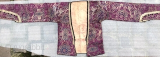 Excellent 18th century Ottoman kaftan, spectacular gold plated silk stitches and natural colours. Mint condition.                  