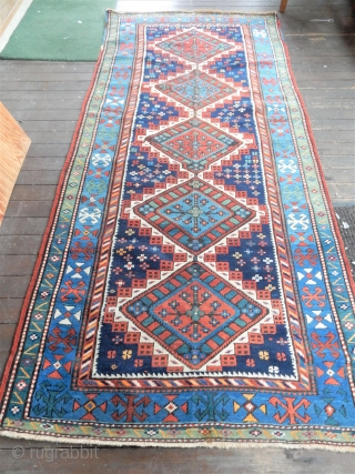  4 x 8 1/2 ft  caucasian long rug - great condition                    