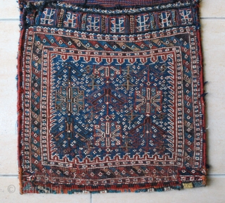 Antique Bakhtiari saddle-bag, ca.1900, 51 x 104 cm. Wool and cotton-white. The back was seemingly replaced.                 