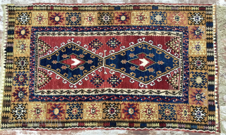 Beautiful Yahyali kilim,
Central Anatolia. Turkey.
Cm 105x175. 4th q 19th century, confirmed somehow by the presence of fuchsine.
Pattern with two central medallions,
It might have been a wedding present according to tribal habits.
Great natural,  ...