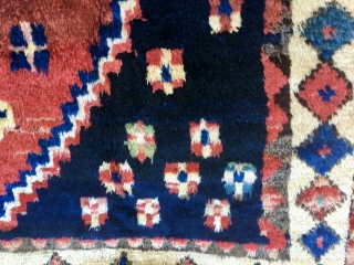 Chahar Mahal Bakhtiari gabbeh rug. Cm 160x186. This looks more like a painting than a rug. Age: could be almost any, either 50/60sh, but probably early 20th c. Super shiny silky wool.  ...