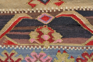 Central Anatolia, Kayseri prayer kilim. Cm 116x216. Old, in good condition. Not expensive. See more pics on fb: https://www.facebook.com/media/set/?set=a.10151524704789258.551162.358259864257&type=3
              