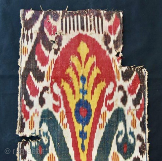 Uzbek Silk Ikat Fragment. 
Cm 124X42 ca. Second half 19th century
Right, it's not one of the 7 wonders of the world, but it's a nice, sweet, beautiful piece! A fragment as you  ...