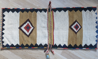 Qashqai wonder khorjin. Cm 51x124.
Antique, gabbeh pattern, mint condition.
Please write to carlokocman@gmail.com


                     