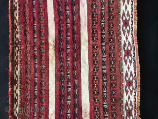 Tekke Ak torba. Cm 34x87. Antique, datable 1880, great cochineal, cotton, fine, precise drawing, beautiful. Condition issues apply as per photo.
Price reduced by 50%. 
Now € 180 + UPS tracked shipping, 15  ...