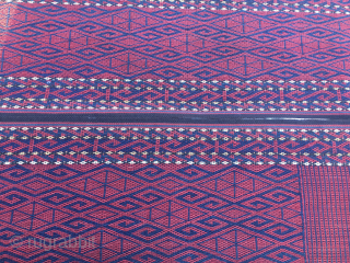 Turkmen Yomut/Yomud tent/yurt band. Size is cm 28x1570 plus long fringes. Old enough to be considered antique, Imho over 100 years old. Beautiful, complete, in mint conditions. Natural dyes. Fantastic weaving quality.  ...