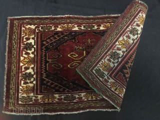 Sweet small rug/bag face/mafrash panel/yastik/whatever....
Size is cm 46x81
Make an offer....it might be your in minutes, 4 peanuts......
infos to carlokocman@gmail.com              