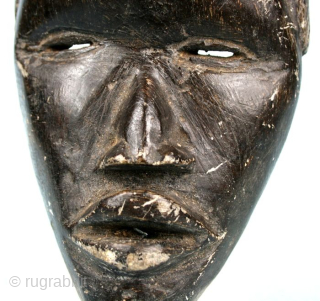 African Art.
Dan mask, carved in stone.
The mask has a shape of a "runner mask", but such items are sacred and not dedicated to run.
Item of great quality, for collectors
Height: 20 x 11,5  ...