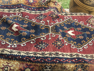 Getting wed? 
Need a wedding present? 
Here you are!

Wonderful Yahyali Kilim 
Wonderful natural deep saturated colors 
Wonderful two med pattern...wedding Present? 
Wonderful condition  

Beautiful Yahyali kilim, Central Anatolia. Turkey. 
Cm 105x175.  ...