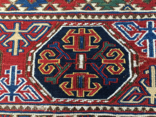 This is a top ❤️Khyzy, north of Baku, Azerbaijan, sumack main panel.
Size is unusually big for such a wonder: cm 67x108.
Datable mid 19th century.
Really beautiful and extremely rare. 
The pattern is incredibly  ...