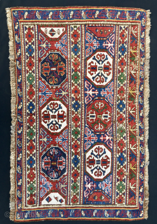 This is a top ❤️Khyzy, north of Baku, Azerbaijan, sumack main panel.
Size is unusually big for such a wonder: cm 67x108.
Datable mid 19th century.
Really beautiful and extremely rare. 
The pattern is incredibly  ...