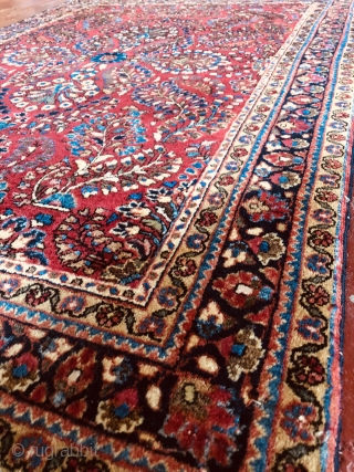 Nice Persian Sarouk 1920 in very good condition size is 3x5 all wool this has been cleaned by professional rug cleaners 
It have very soft wool 
Price $650 + shipping   