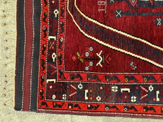 3'3'' x 5'2'' / 100cm x 160cm An antique west Anatolian prayer rug from Bergama/Soma region, dated 1900.
https://www.instagram.com/carpetusrugs/               