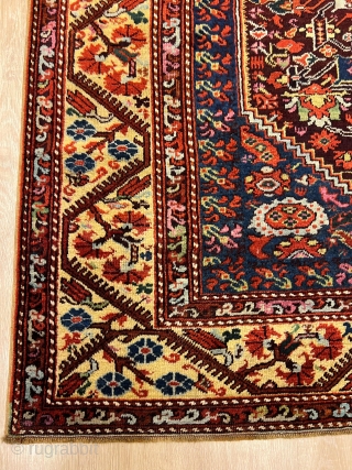 4'9'' x 5'8'' / 145cm x 175cm An antique Kula rug woven in early 1900s, from western Turkey.


https://www.instagram.com/carpetusrugs/               