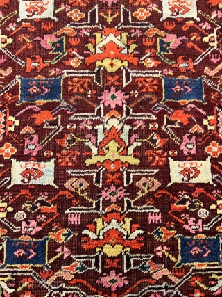 4'9'' x 5'8'' / 145cm x 175cm An antique Kula rug woven in early 1900s, from western Turkey.


https://www.instagram.com/carpetusrugs/               