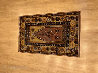 2'11'' x 4'7'' / 90cm x 140cm An antique Yahyali prayer kilim from central Anatolia.                  