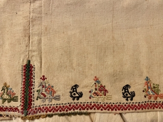 Skyros skirt late 17. Or early 18. C.tiny small birds around.                      