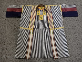 Handwoven Aleppo jacket The dimensions are in the pictures                        