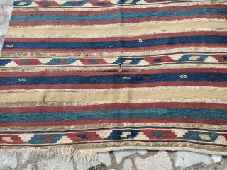 Antique caucasian kilim
220x168 cm                             