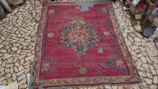 Antique Large Oushak Kilim
The fabric was hand sewn.
Size 430x330 cm
Please Contac 
salaberina@gmail.com                     