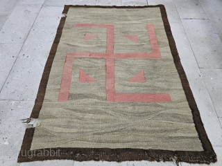 Native American Indian Navajo Rug
Size:3'9x5'3 ft 160x113 cm
Email:salaberina@gmail.com                         
