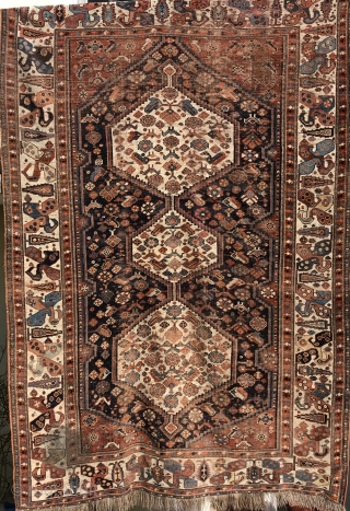 Antique Khamseh, 275x182cm, wonderful colours and an exceptional main border, no repairs. In need for a good home and a gentle cleaning. Sometimes the rugrabbit contact does not work, please send an  ...