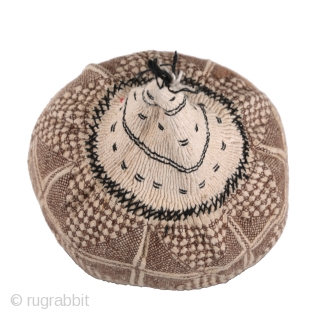 hat from western anatolia 1940s - 24670
almost
circumference = 48.00 cm = 18.90"
height = 24.00 cm = 9.45"                