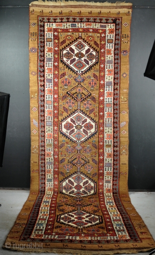 A good antique Serab runner in near perfect condition. Full pile, fat kilim ends and very good dyes. Late 19th century.364 x 122          