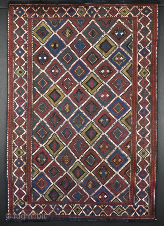 A very good verneh, with excellent dyes, in mint condition. Late 19th century                    