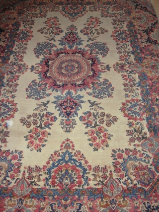 Antique Floral 5 X 7 Kerman Persian Rug Carpet Cir 1940
You are bidding on a beautiful antique Kerman carpet dated back to the 1940s.  This exquisite one-of-a-kind rug would make the  ...