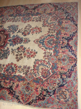 Antique Floral 5 X 7 Kerman Persian Rug Carpet Cir 1940
You are bidding on a beautiful antique Kerman carpet dated back to the 1940s.  This exquisite one-of-a-kind rug would make the  ...