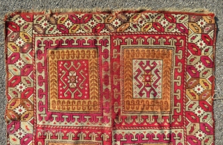 Antique 19th century moroccan carpet. Possibly Rabat.

Rare to find such an old piece. Clear ottoman influence.

Part of the shirazi and ends kilims are still in place.

199 x 120 cm
    