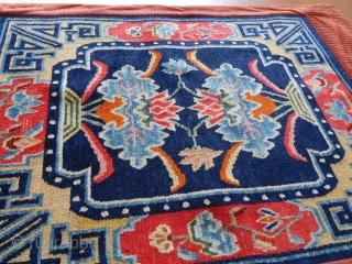 2.x2.10 Tibetan meditation setting rug 
circa 1920s                          