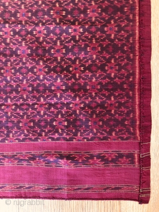 Antique Cambodian Silk Ikat Samphot. Lovely piece with star design dating to the 1st quarter of the 20th century. Lovely colours and condition. See images. 200x83 c.      