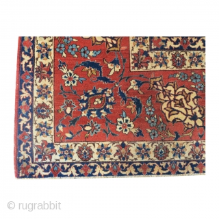 A gorgous Isfahan with sillk Highlights and silk foundation. Soft and magnificent carpet. cm 385x255                  