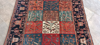 Stunning Chahar Mahal Bakhtiari, cm 

190x145

Last quarter XIX cent.

Wool on Wool

Professionally washed

Very good condition.

Only some small repiled area.
               