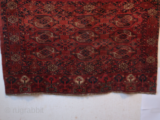 Kizyl  Ayak Turkmen with  floral  elem.  ca; 90 x 135 cm.  Wool on wool.  old/antique .           