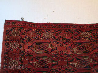 Kizyl  Ayak Turkmen with  floral  elem.  ca; 90 x 135 cm.  Wool on wool.  old/antique .           