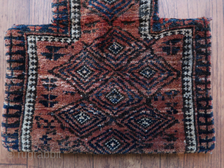 Beluch bag. /  Afshar Khouli  ?   Wool on wool.  Ca:  70 cm x 50 cm.  Old / antique.        