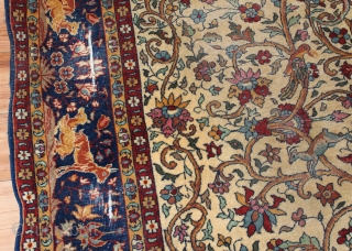 Wonderful carpet natural colors  with Birds,Animals, as you can see in the picture size.2.90cm x 1.90cm                