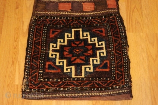 Baluch bagface circa 1900 Natural colors original back complete Clean and hand washed Size 0.60cm x 0.52cm                