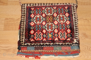 Wonderful persian  bagface  Natural colors Good Condition 19th Century.Clean and hand washed . size 0.40cm x 0.37cm              