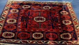 Wonderful Antique baluch Bagface . natural colors . good condition . finely woven .
not washed yet . silky wool . original piece . size 0.60cm x 0.75cm      