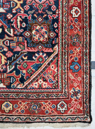 Circa 1900 Mahal Rug, İn good condition, Size 130x210 cm. Please send me directly mail.
emreaydin10@icloud.com
0090+ 544 374 10 98              