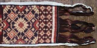 Balinese Double Ikat Textile (Geringsing), uncut warp 

Indonesia, Bali, Tenganan Pageringsingan, Bali Aga people, mid 20th century 

Handspun cotton, natural dyes, warp and weft ikat

Description: A fine example of the renowned double  ...