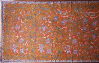 Java | Batik Waistcloth made in 3 States (Kain Panjang Batik Tiga Negeri) | Indonesia

Java, Solo / Lasem / Pekalongan, 1950s

A fine waistcloth (kain panjang) hand-drawn separately in Solo, Lasem, and Pekalongan  ...